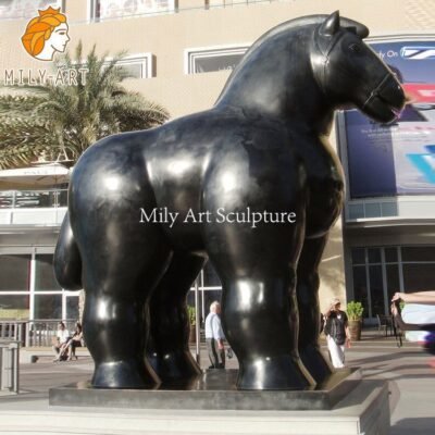 1.fat horse sculpture mily sculpture