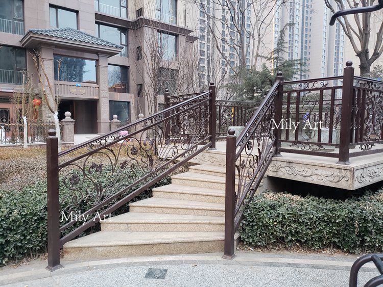 customer feedback for the wrought iron fence-Mily Statue