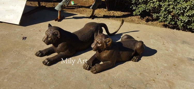 2.2. high quality assurance for the bronze lion statues-Mily Statue