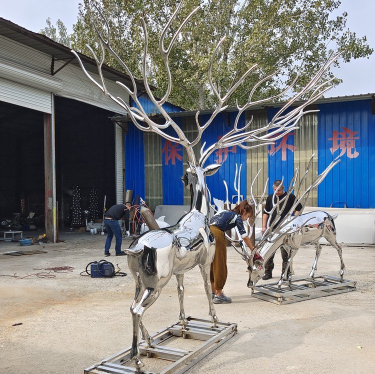 2.1. polishing for the life size metal deer statue