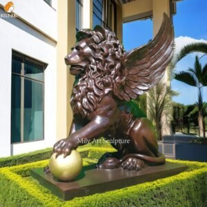 Outdoor-Life-Size-Bronze-Flying-Lion-Statue-2