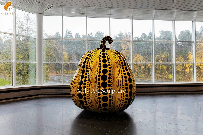 Custom Metal Giant Pumpkin Sculpture (1)