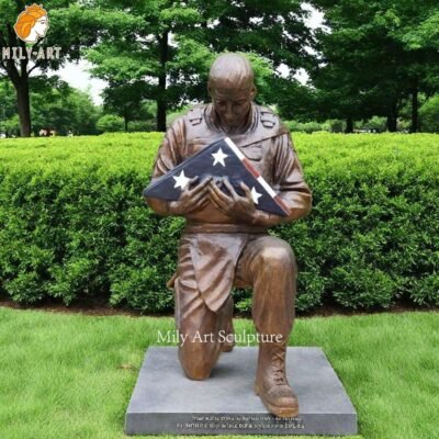 Outdoor Bronze Kneeling Soldier with a Flag